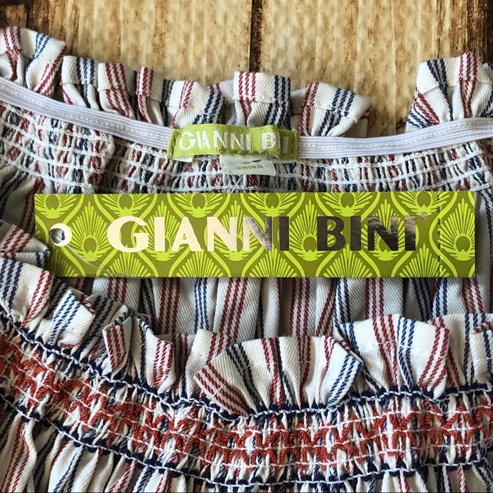 NWT Gianni Bini Magda off the shoulders top - Picture 7 of 8